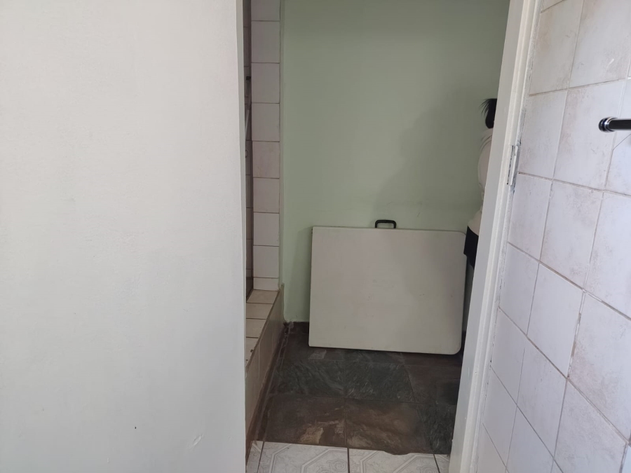 To Let 1 Bedroom Property for Rent in Oos Einde North West